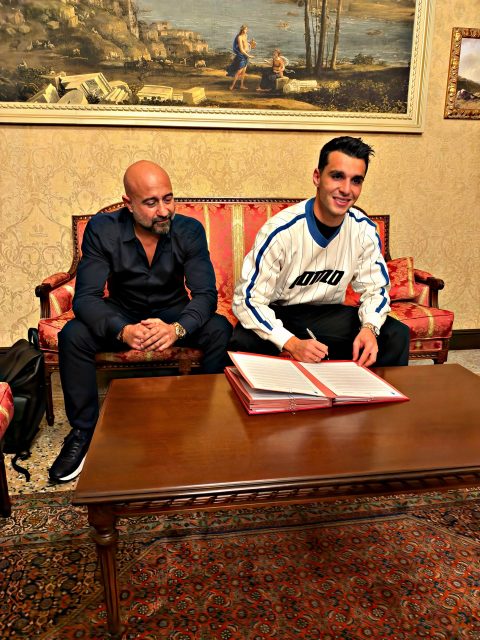 Tasos @tasosdouvikas - I remember the early days in Volos. A young striker with big dreams and an even bigger work ethic. From Volos to @fc_utrecht, from Utrecht to @rccelta, from Celta to @comofootball, every step was earned the hard way, on the pitch and off it.

There were turbulent moments along the road, the kind that test character more than talent. Through all of them we stood together as one, honest with each other and always focused on the next step.

What makes me proud goes far beyond goals and contracts. I watched you grow as a player, and I keep watching you grow as a professional and as a man. As a husband next to your amazing wife @nefelirammou , who stands by you every single day. With a family that supports you quietly and wisely, giving you the space to fight for your goals and reach them through your own hard work.

You always trusted our judgment, and we carry that trust with real responsibility. This renewal with Como is a moment to look back at how far you have come. A stop along the way, with plenty of road still ahead.

You are one of those players who set the example. Proud to walk this road with you.

Last but not least… I’m also super proud of all my associates and mainly for @alexo_dio who stood there like a rock 24/7. The journey continues..